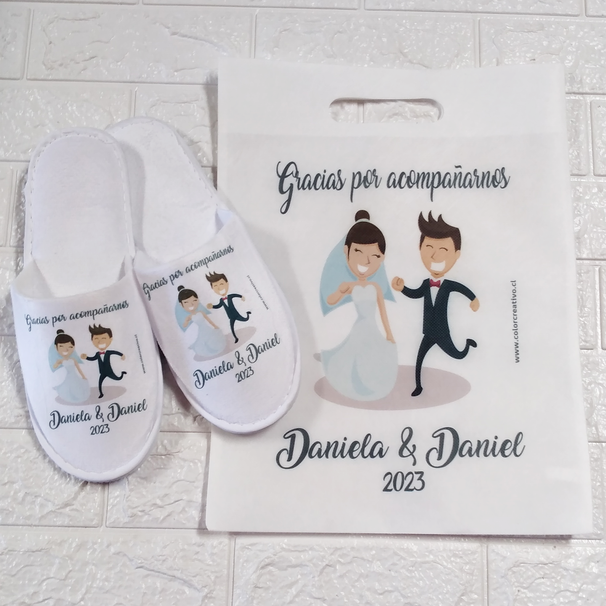 Pack Kits Recuerdo Personalizado para Matrimonio – Bolsa Plana + Pantuflas