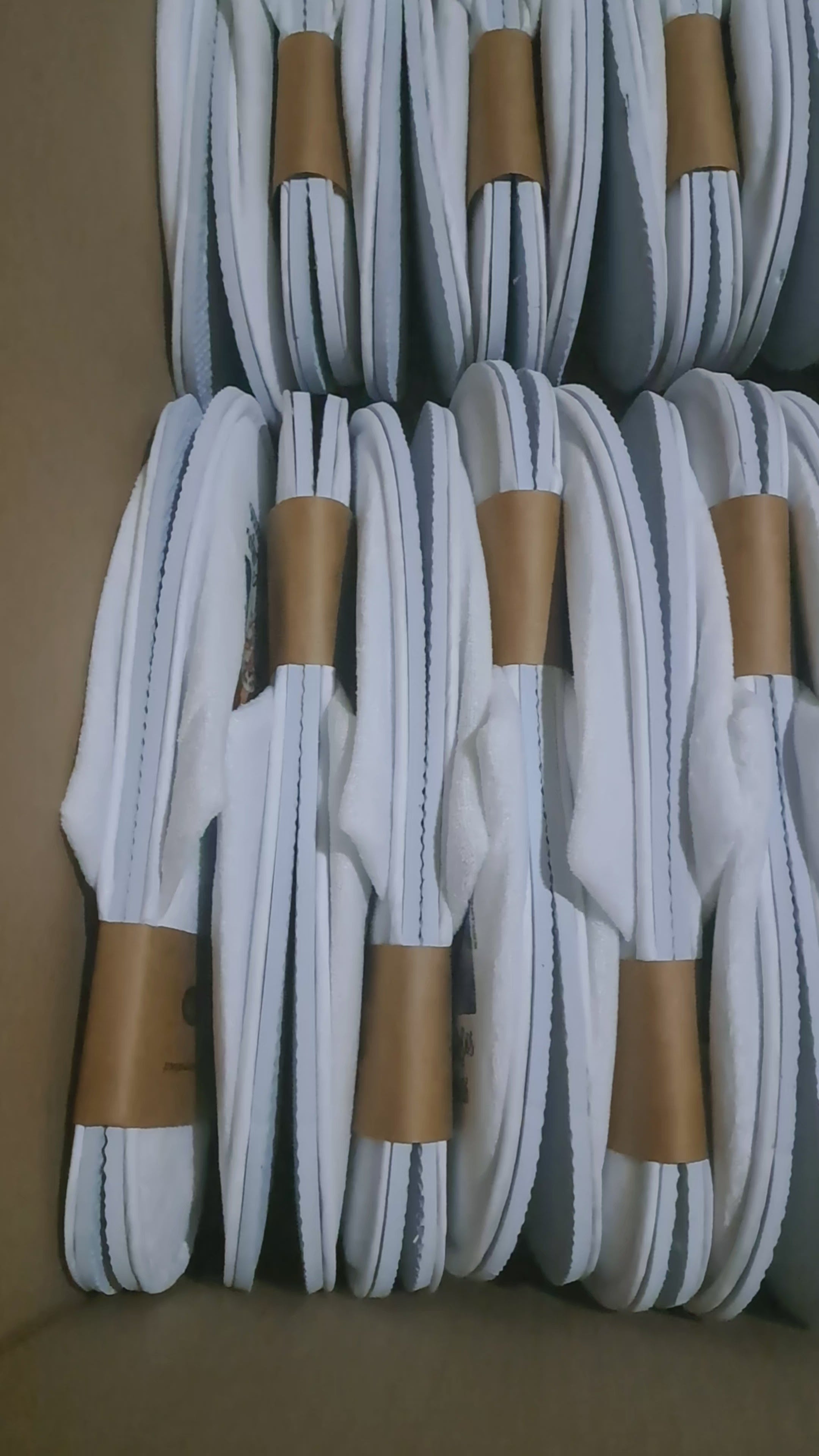 Pack de Pantuflas para Matrimonio con Faja de Papel Kraft