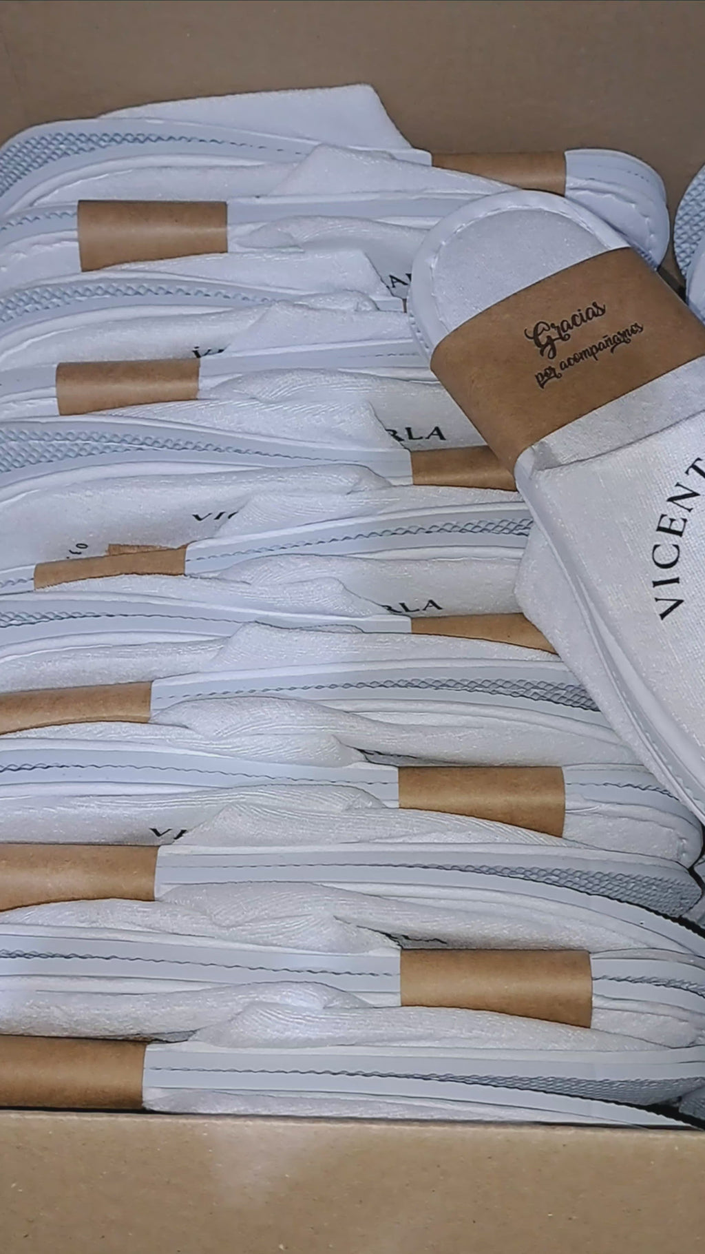 Pack de Pantuflas para Matrimonio con Faja de Papel Kraft